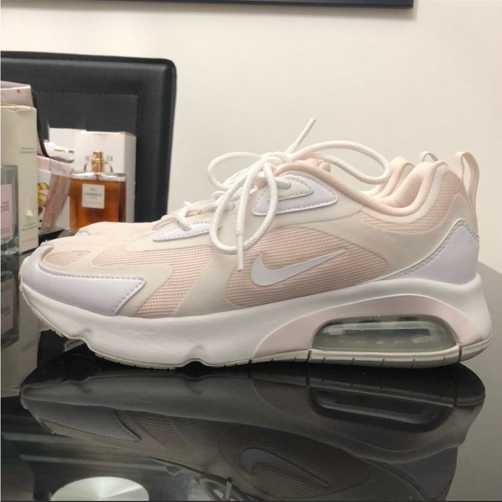 NIKE AIR MAX 200 soft pink white running sneakers women’s size 8